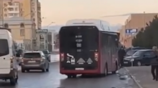 Bakıda avtobuslar toqquşdu - VİDEO