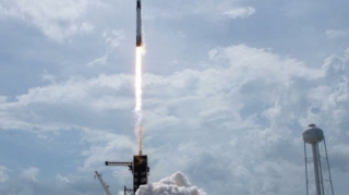 "SpaceX" kosmosa "Starlink" peykləri göndərib