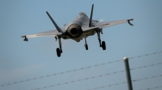 Yaponiyanın "F-15" qırıcısının qalıqları tapılıb