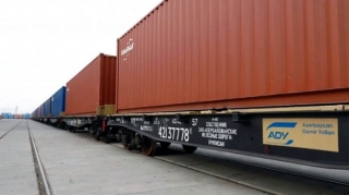 АЖД принял около 400 блок-поездов в 2025 году 