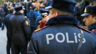 Nazirliyin qarşısında aksiyaya cəhd: polis müdaxilə etdi 