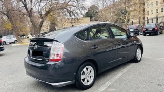 “Prius”la 50 yaşlı kişini vurub öldürdü 