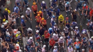 Selfi “Tour de France”da kütləvi qəzaya səbəb oldu   - FOTO