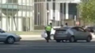 Bakıda yol polislərii sürücüyə belə kömək etdi  - VİDEO