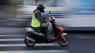 Azərbaycanda moped idarə etmək üçün sürücülük vəsiqəsi tələb olunacaq 