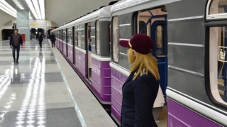 Metroda qatarlararası intervalla bağlı rəsmi açıqlama 