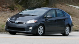 Bakıda “meymunluq”  edən sərnişin “Prius” sürənlərə salam göndərdi - VİDEO