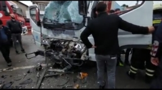 Zibil maşını yük avtomobili ilə toqquşdu – 2 yaralı    - VİDEO
