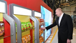 İlham Əliyev Bakıda zavodun açılışında - FOTOLAR 