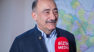 Əbülfəs Qarayev: “İşdən çıxmış adamla əlaqə saxlamağa çəkinirlər”  - VİDEO