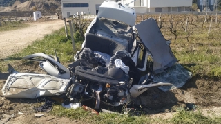 Qəzaya düşən maşın parça-parça oldu;  3 nəfər öldü - VİDEO 