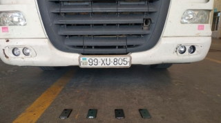 Yük avtomobillərində dərman preparatları və mobil telefonlar aşkarlanıb - FOTO 