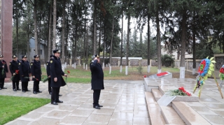 Tovuzda polis əməkdaşları Şəhidlər xiyabanını ziyarət ediblər  - FOTO