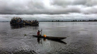 İçərisində 800 nəfər olan gəmi batdı 