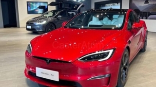 “Tesla” yeni elektrikli avtomobilini təqdim edib