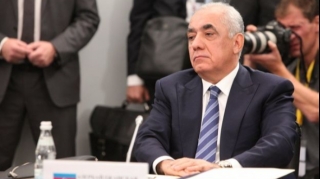 Əli Əsədov Rusiyanın baş naziri ilə telefonla danışıb