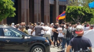 Ermənilərin Brüsseldə Türkiyə və Azərbaycana qarşı keçirdiyi aksiya gözyaşardıcı qazla dağıdıldı – FOTO/VİDEO 