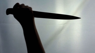 Sevgilisini qətlə yetirən qadın polisə hökm oxunub