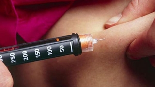 Bakıda özünə iynə vuran həkim şoka düşərək ölüb 