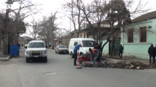 Gəncədə qazılan yol bərpa edilmir - sakinlər narazıdır   - VİDEO