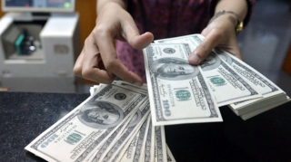 Dolların ucuzlaşması Azərbaycana necə təsir edəcək? (EKSPERT)