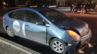 Bakıda “Prius” “Opel”ə çırpılıb, sərnişin xəsarət alıb - FOTO - VİDEO 