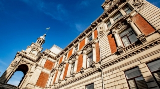 DİN:  Sərxoş halda polis avtomobilinin şüşəsini sındıran aksiya iştirakçısı saxlanılıb