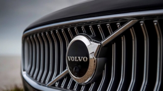 “Volvo” 12 min avtomobilini geri çağırır 