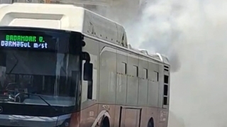 “BakuBus”  avtobusunda tüstülənmə baş verdi - VİDEO - YENİLƏNİB