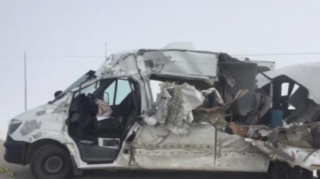 Mikroavtobus "TIR"la toqquşdu: 4 ölü, 6 yaralı  - VİDEO