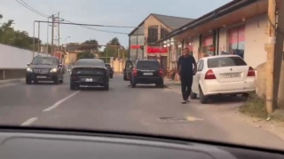 Bakını Sumqayıtla birləşdirən bu yoldakı vəziyyət sürücülərə ziyan vurur - VİDEO 