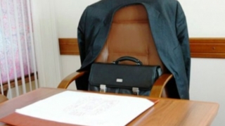 Başçı tutuldu, işçilər dağıldı - 8 vəzifə boşdur 