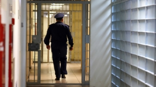 Polislərə hücum edən əcnəbinin barəsində ölüm hökmü çıxarıla bilər 