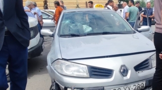Bərdədə xəstəxanadan çıxan iki piyadanı avtomobil vurub 