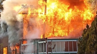 Türkiyədə restorandakı yanğın avtomobillərə də keçdi   - FOTO