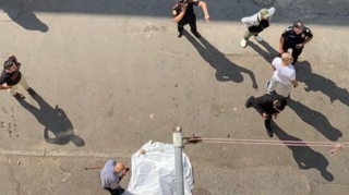 Bakıda qadının özünü 8-ci mərtəbədən atması ilə bağlı görüntülər yayıldı  - VİDEO