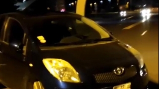 Aeroport yolunda təhlükə yaradan xanım sürücü cərimələndi -DYP-dən AÇIQLAMA - VİDEO   