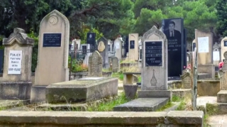 Əslində qəbir daşları necə olmalıdır? - Ayə və hədislərlə cavab 