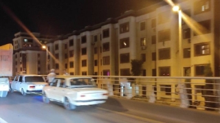 Sürücülərin NƏZƏRİNƏ:  Bu yolda sıxlıq var