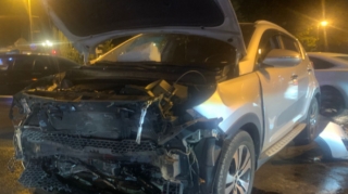 Bakıda iki maşın toqquşdu, xəsarət alan var - FOTO 