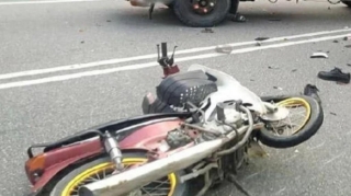 Bakıda motosiklet avtobusa ÇIRPILDI - ÖLƏN VAR 