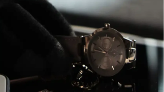 Bakıda maşından 3 min manatlıq saat oğurlanıb 