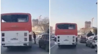 Bakı yollarında ölüm saçan daha bir avtobus - VİDEO 