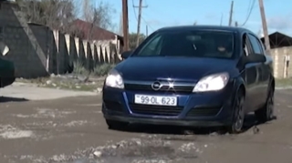 30 ildir söz verilib düzəlməyən yol etiraza səbəb oldu - VİDEO 