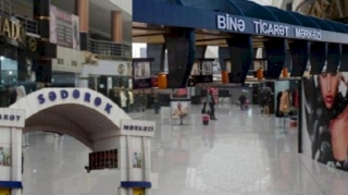 "Binə" Ticarət Mərkəzi karantin qaydalarını pozdu, fəaliyyətə başladı  - VİDEO