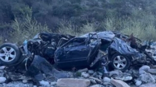 Albaniyada miqrantları daşıyan avtomobil dərəyə yuvarlandı: Çox sayda ölən var   - VİDEO