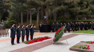 DİN-in rəhbər heyəti Fəxri xiyabanda 