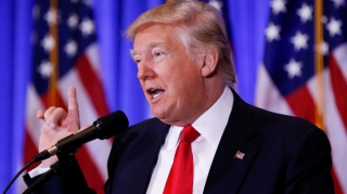 Tramp maaşının bir hissəsini koronavirusa qarşı dərmanın hazırlanmasına bağışladı