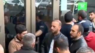 Taksi sürücüləri avtovağzalda sıxlıq yaratdılar - AYNA səbəbi AÇIQLADI  - VİDEO