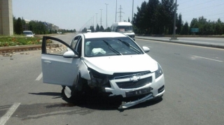 Gəncədə avtomobillər toqquşub, ata və oğlu xəsarət alıb  